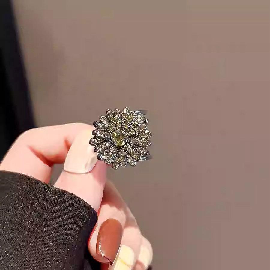 Crystal Flower Hair Claw Clip - Korean Style 2025
