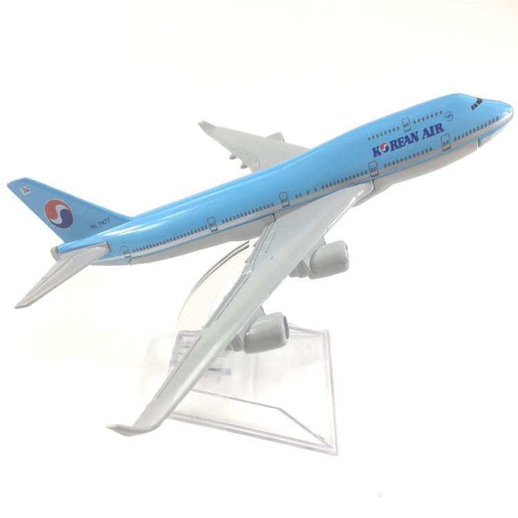 

16CM Alloy Airplane Model Korean Air 747 Collectible With Landing Gear Children s Toy Gift Hobby
