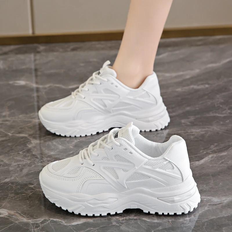 Frühling und Sommer Neue einfarbige erhöhte Cross-Strap Mesh Laufschuhe Modische atmungsaktive vulkanisierte Schuhe NEIN:1332