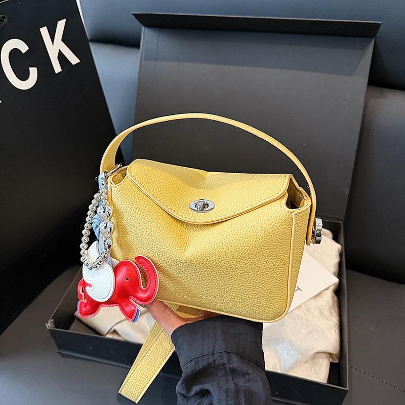 High-end Niche Bag Women's Summer Versatile New Women's Messenger Bag Portable Pillow Bag