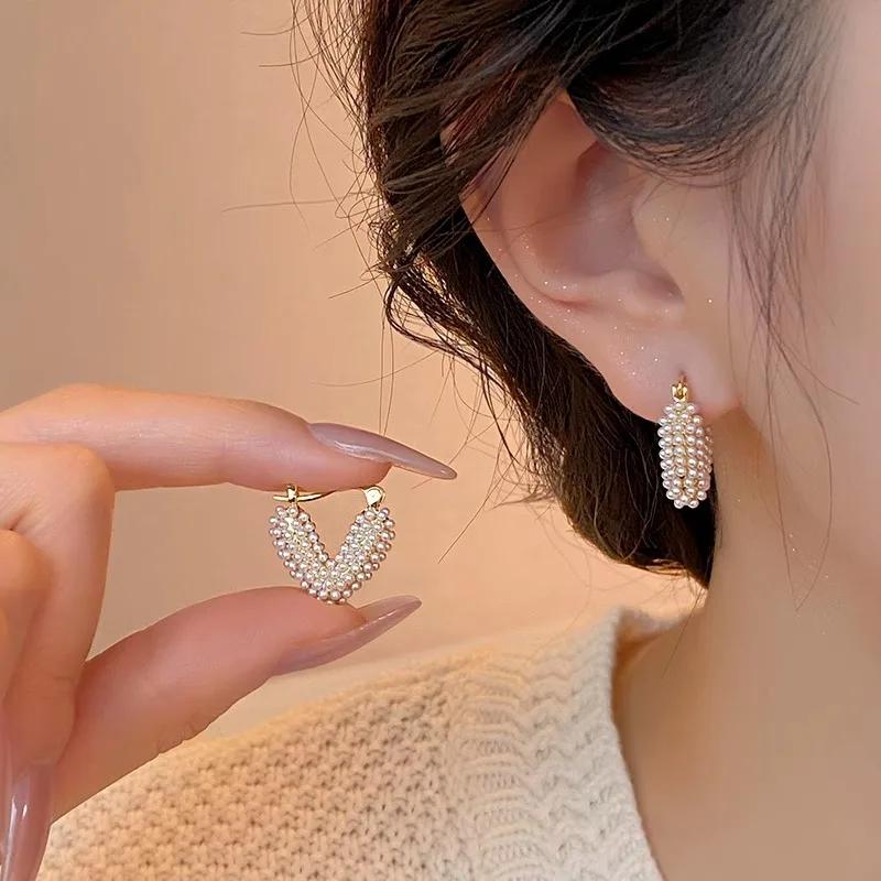 Light Luxury Unique New Design Love Imitation Zircon Heart Earrings For Women Fashion Elegant Metal Zircon Party Gifts