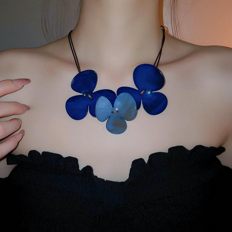 Women's Double Layer Blue Acrylic Three Flower Pendant Necklace Wax Rope Chain Choker