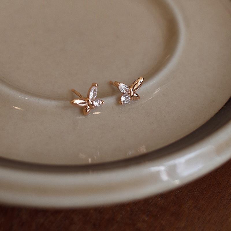 

925 Sterling Silver Sparkling Zircon Mini Butterfly Earrings for Women Fashion Temperament Versatile Jewelry Accessories Silver