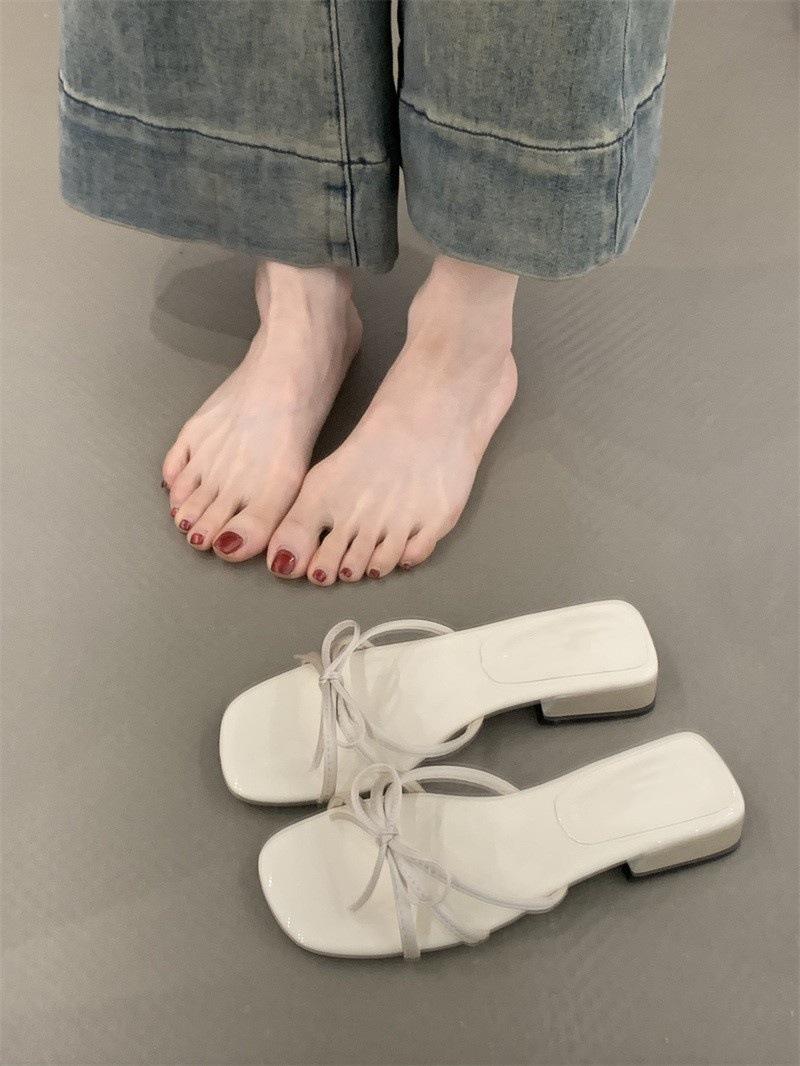 

Gentle fairy cool slippers 2025 new French sweet elegant bow open toe word with temperament sandals 35