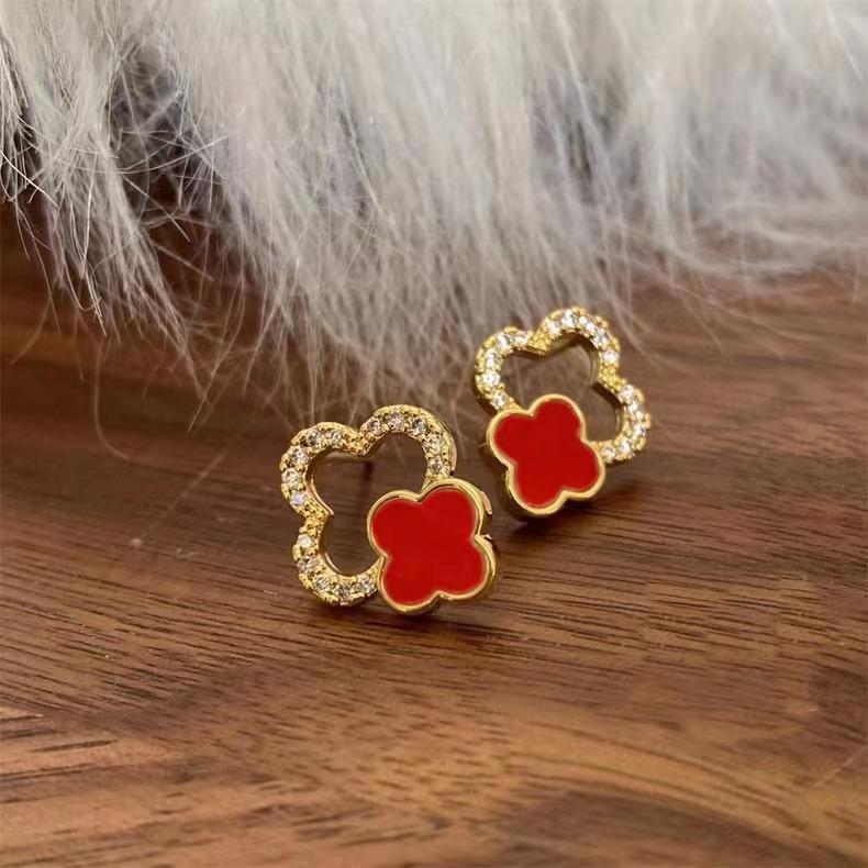 De nye firkløverøreringene Nisjedesign Senior Sense Of Commuter Mote Allsidig temperament kvinneøreringer