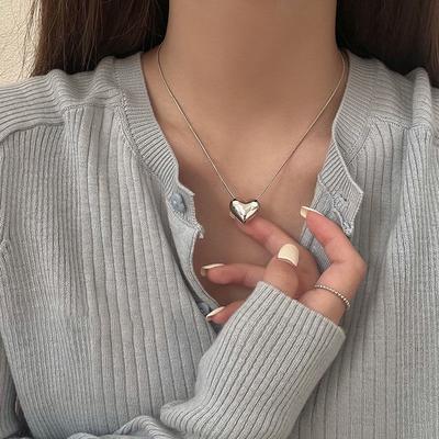 Kadınlar İçin Vintage Aşk Kalbi Kolye Ucu Kolye Trend Estetik Altın Rengi Metal Zincir Yaka Gerdanlık Parti Takıları Doğum Günü Hediyeleri