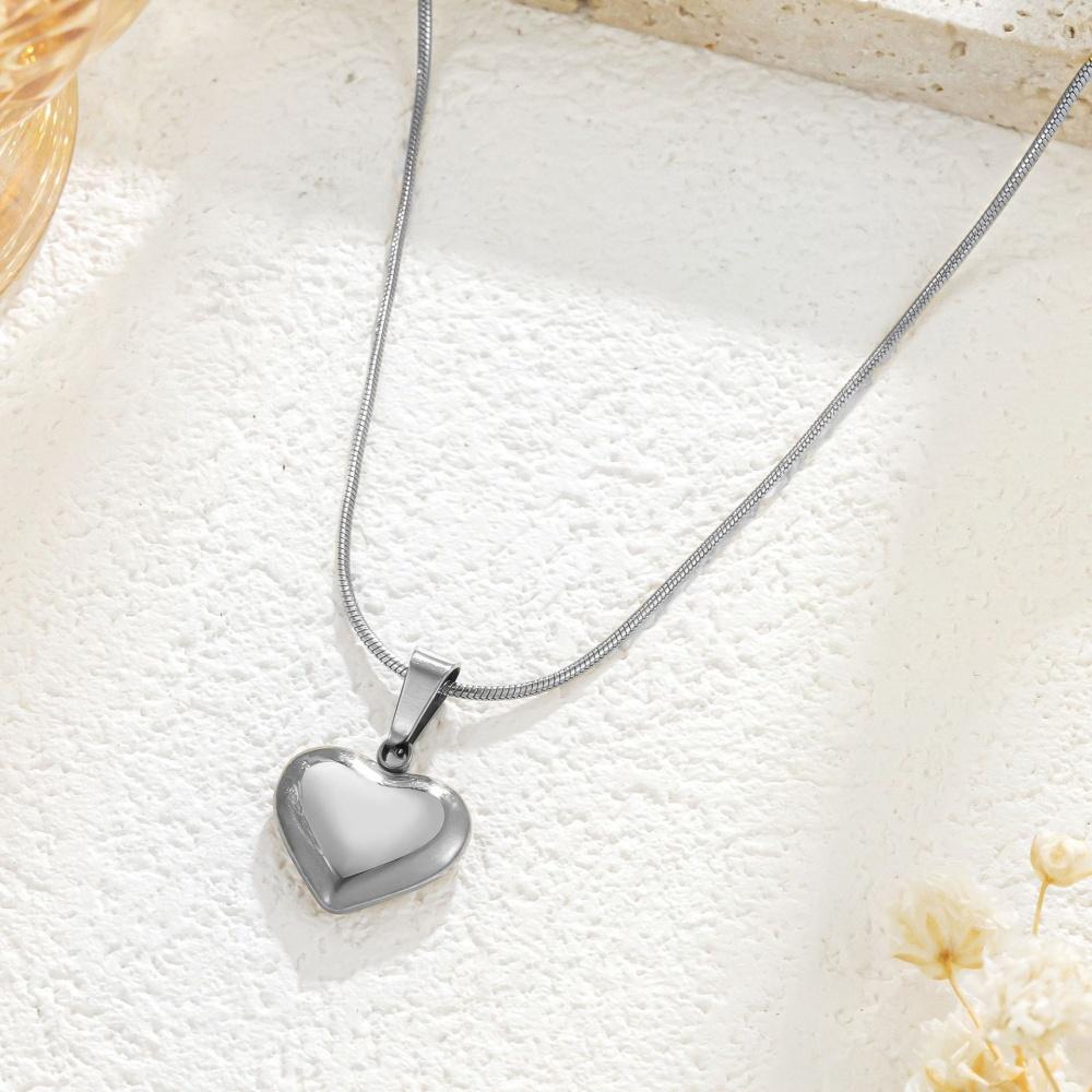 Stainless Steel Love Heart Pendant Necklace For Women Fashion Ladies Gold Color Clavicle Chain High Quality Jewelry Gifts New In