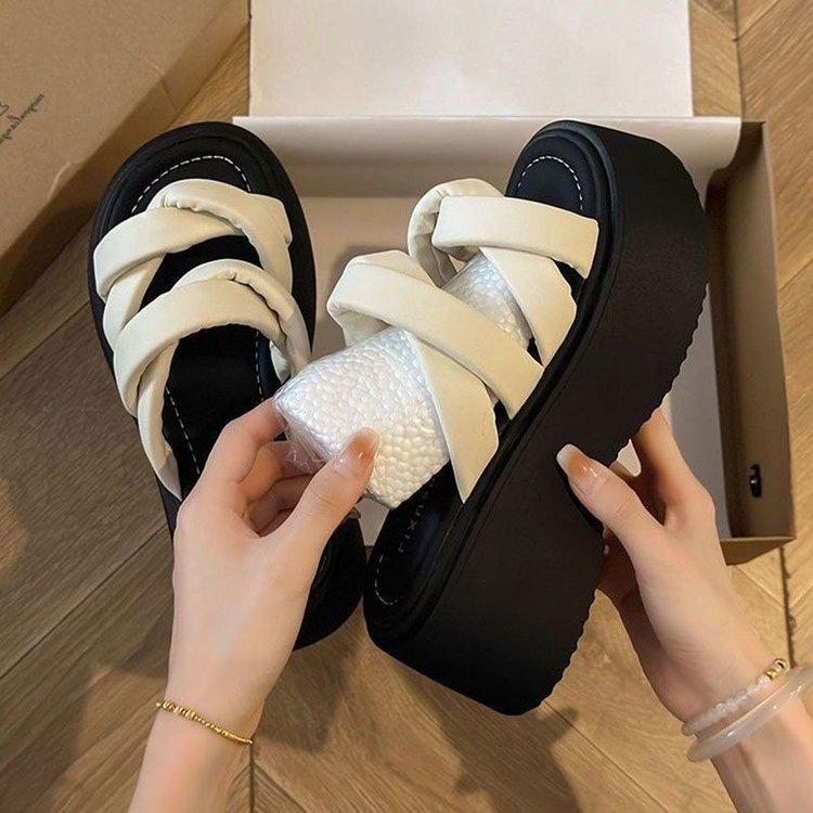 

Niche thick-soled senior women s new summer wear 2025 fashion sandals muffin heightening skirt beautiful slippers 40