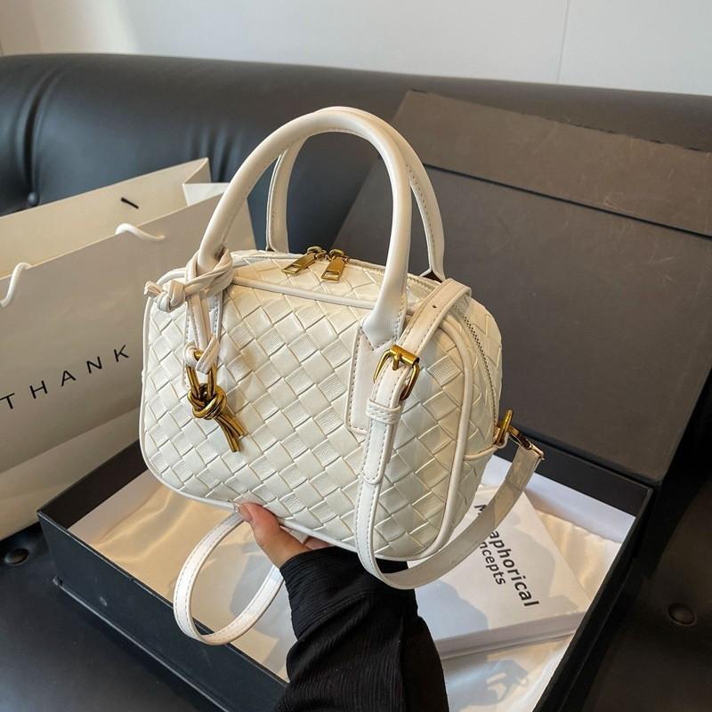 

IELGY Сумка французской нишевой моды, простая и универсальная плетеная маленькая квадратная сумка, высококачественная сумка через плечо бежевый