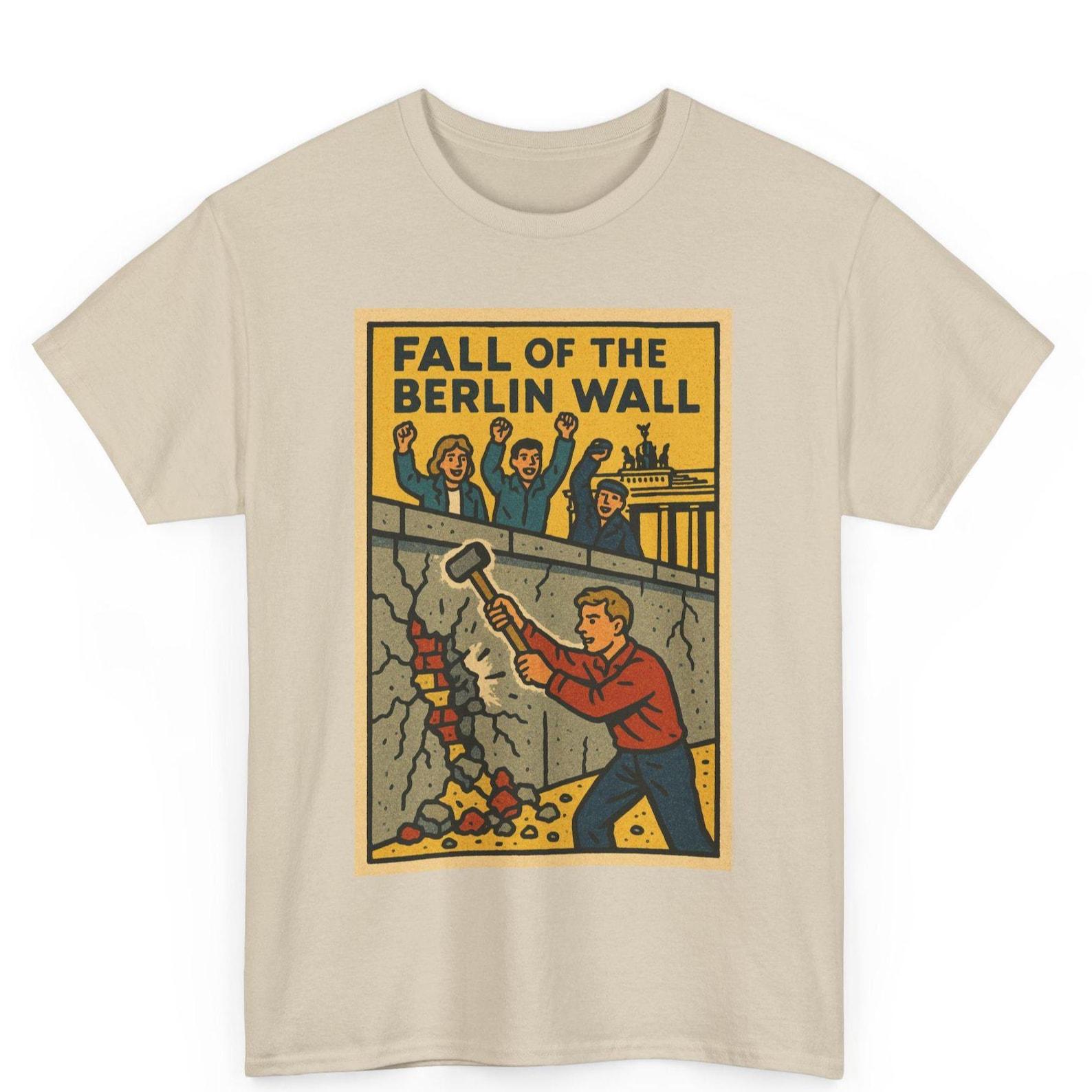 Berlin Wall T-Shirt: Retro Comic Style Cold War Freedom Tee M