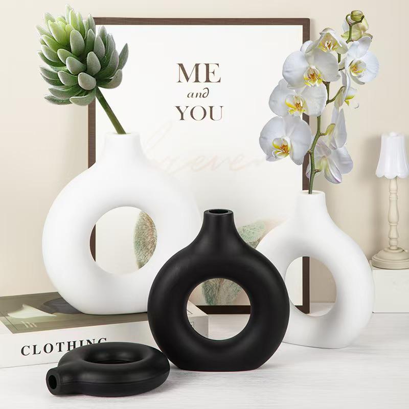 Donut-Shaped Imitation Ceramic Decorative Plastic Vase – Creative Living Room Ornament with Two-Half Design.