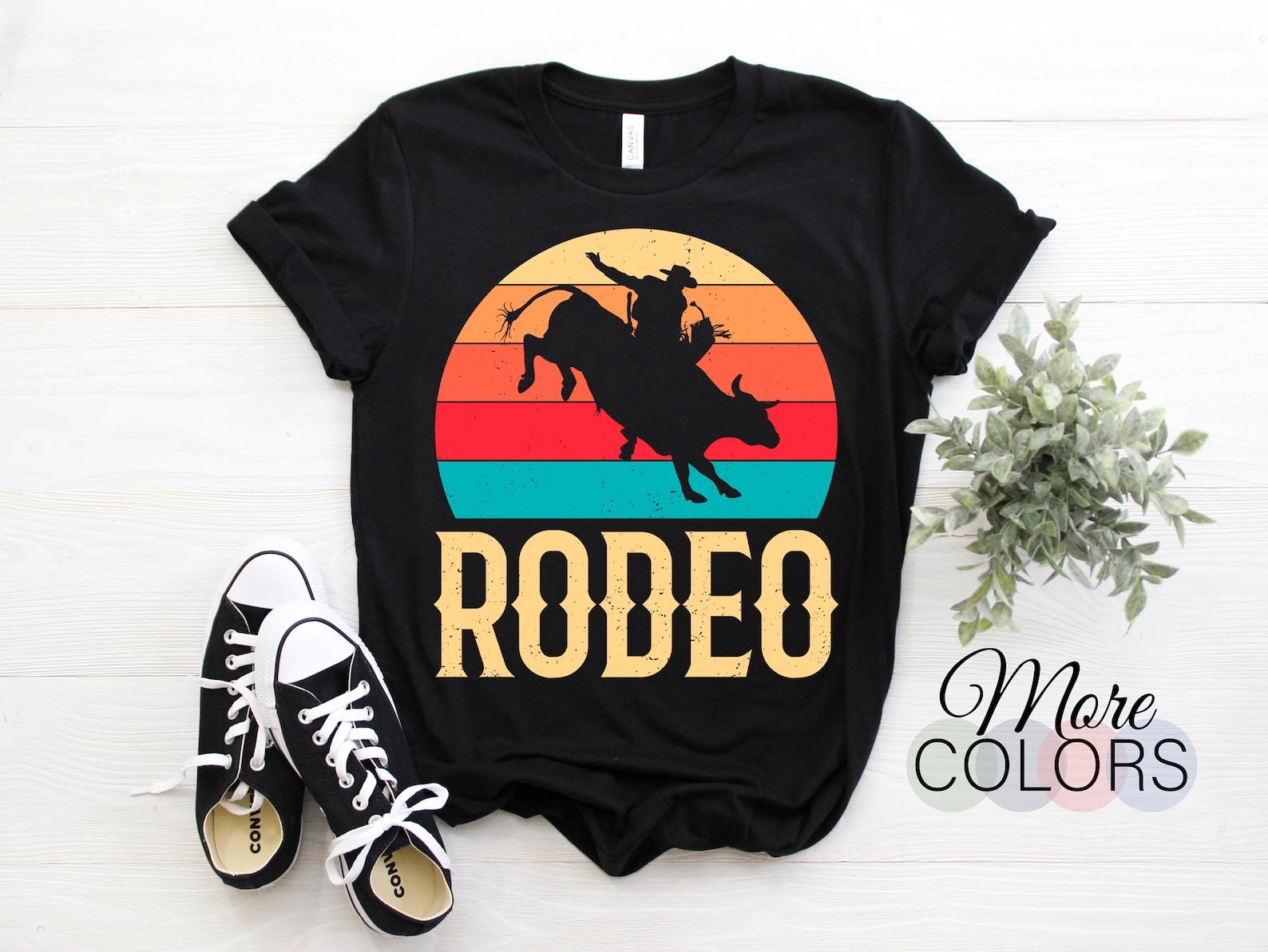 Rodeo Bull Riding Country Cowboy Western Vintage Retro Gifts T-Shirt, Bull Rider Birthday Present, Cowboys Cowgirls Costume, Rodeo Clowns, 100