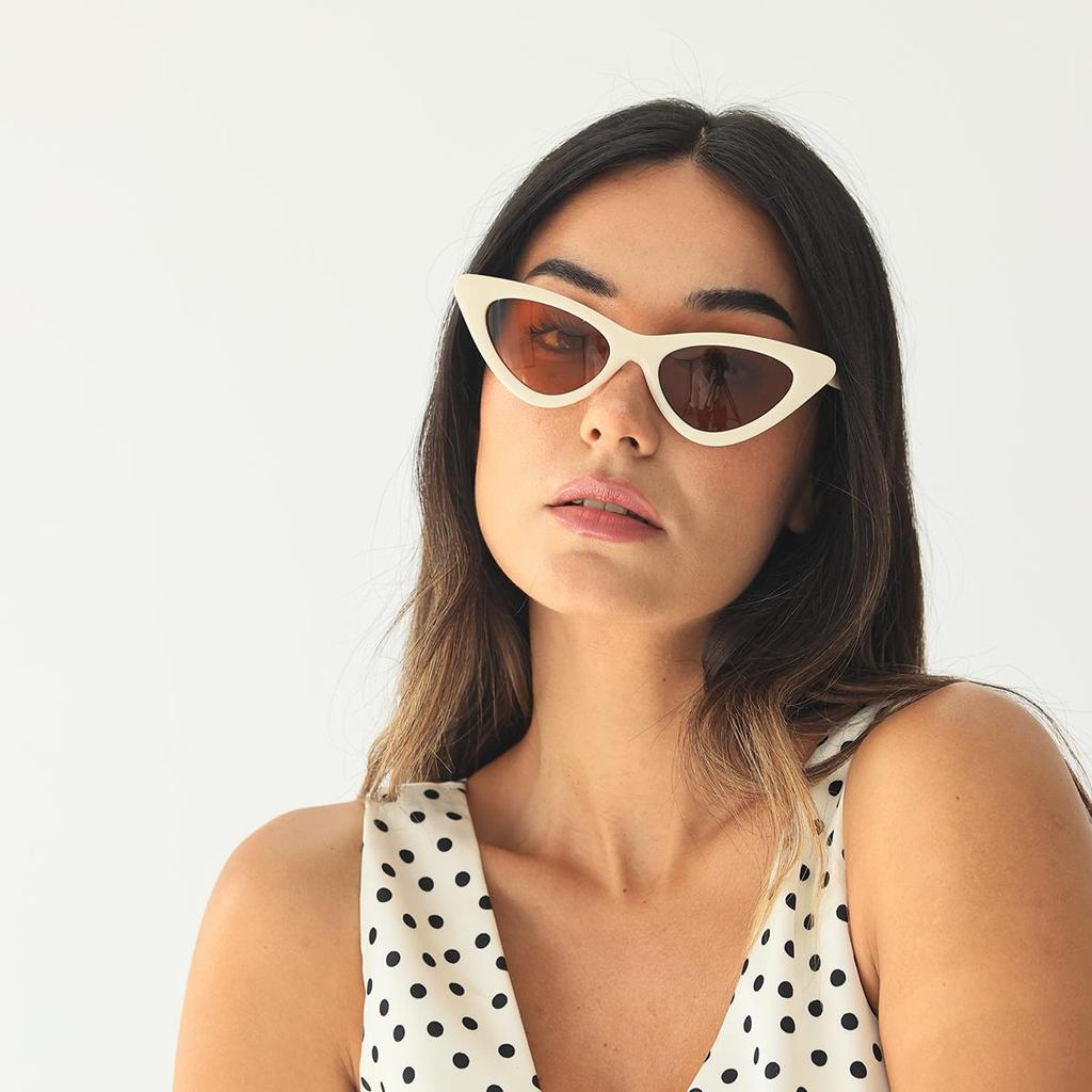 Compra Gafas de sol retro vintage estrechas con forma de ojo de gato para mujer gafas de influencia con marco de plastico diseno de ojo de gato alta calidad mejores precios