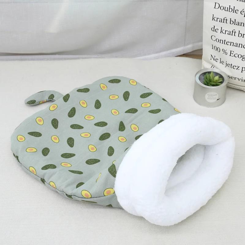 Thickened Winter Pet Bed: Semi-Enclosed Warm House for Cats & Small Dogs