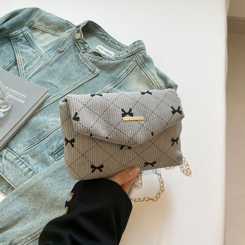 Large Capacity Strawberry Bag 2025 Summer Niche Design Chain Messenger Bag Female Cute Soft Girl Envelope Small Square Bag