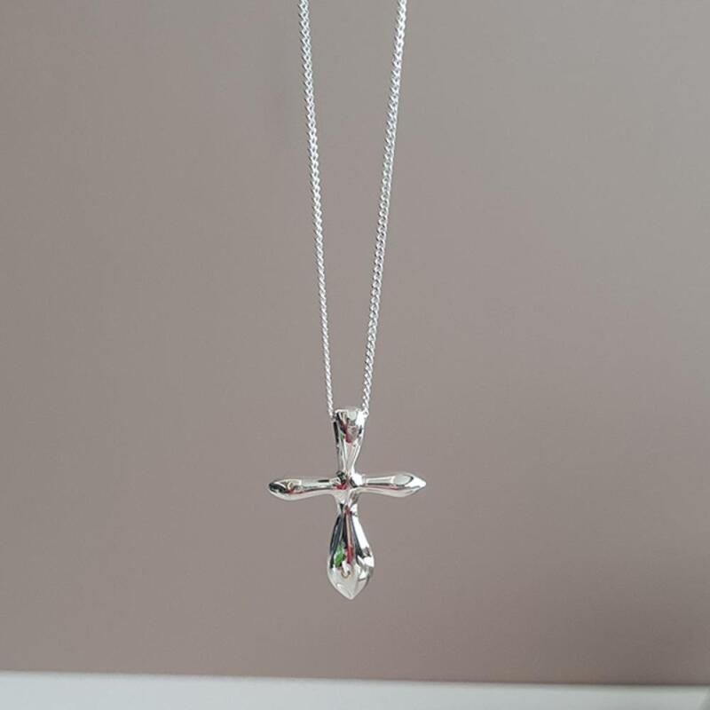 Women's Silver Basic Cross Fashion Necklace