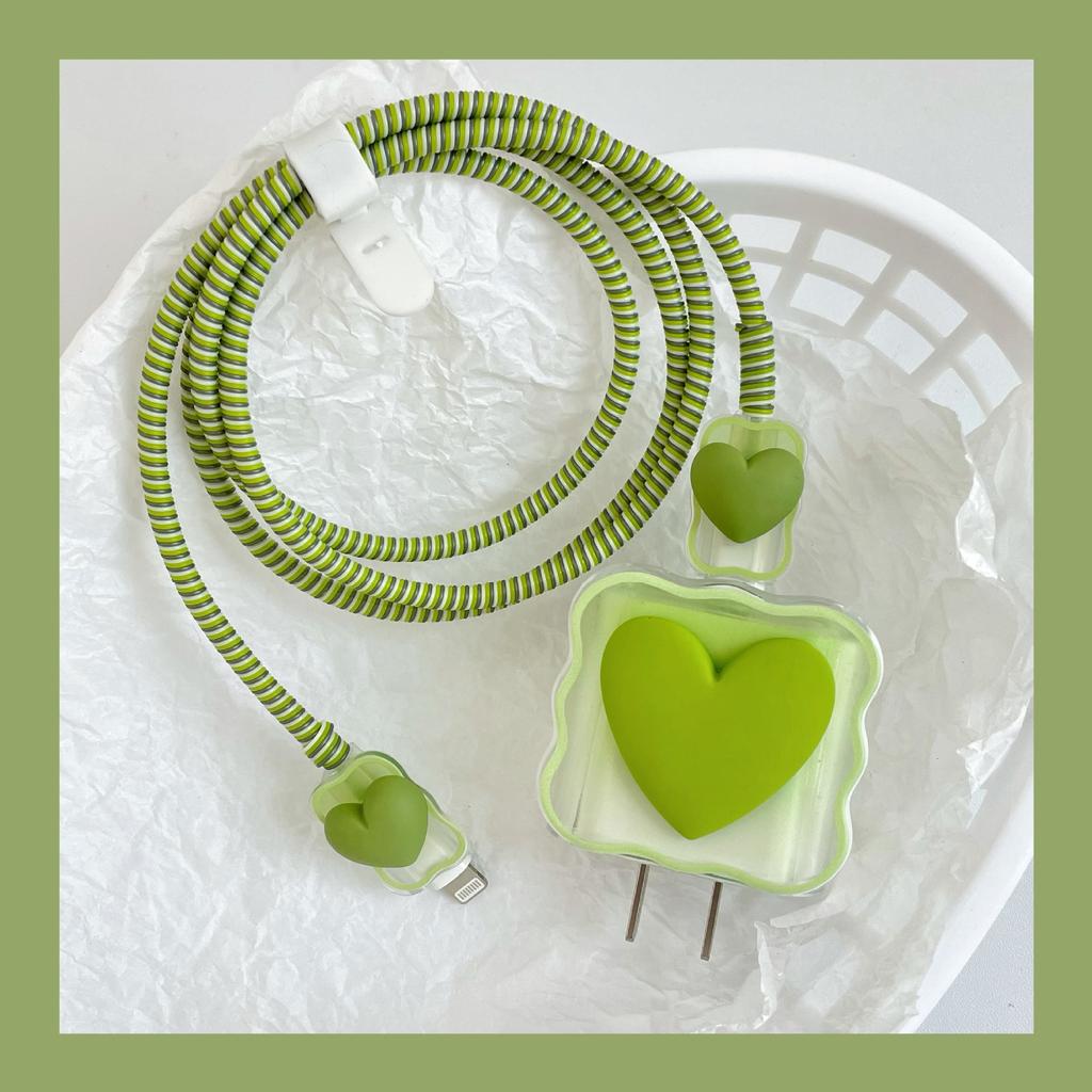 The data cable protective cover is suitable for Apple's original data cable protective rope, charger love protective case set.