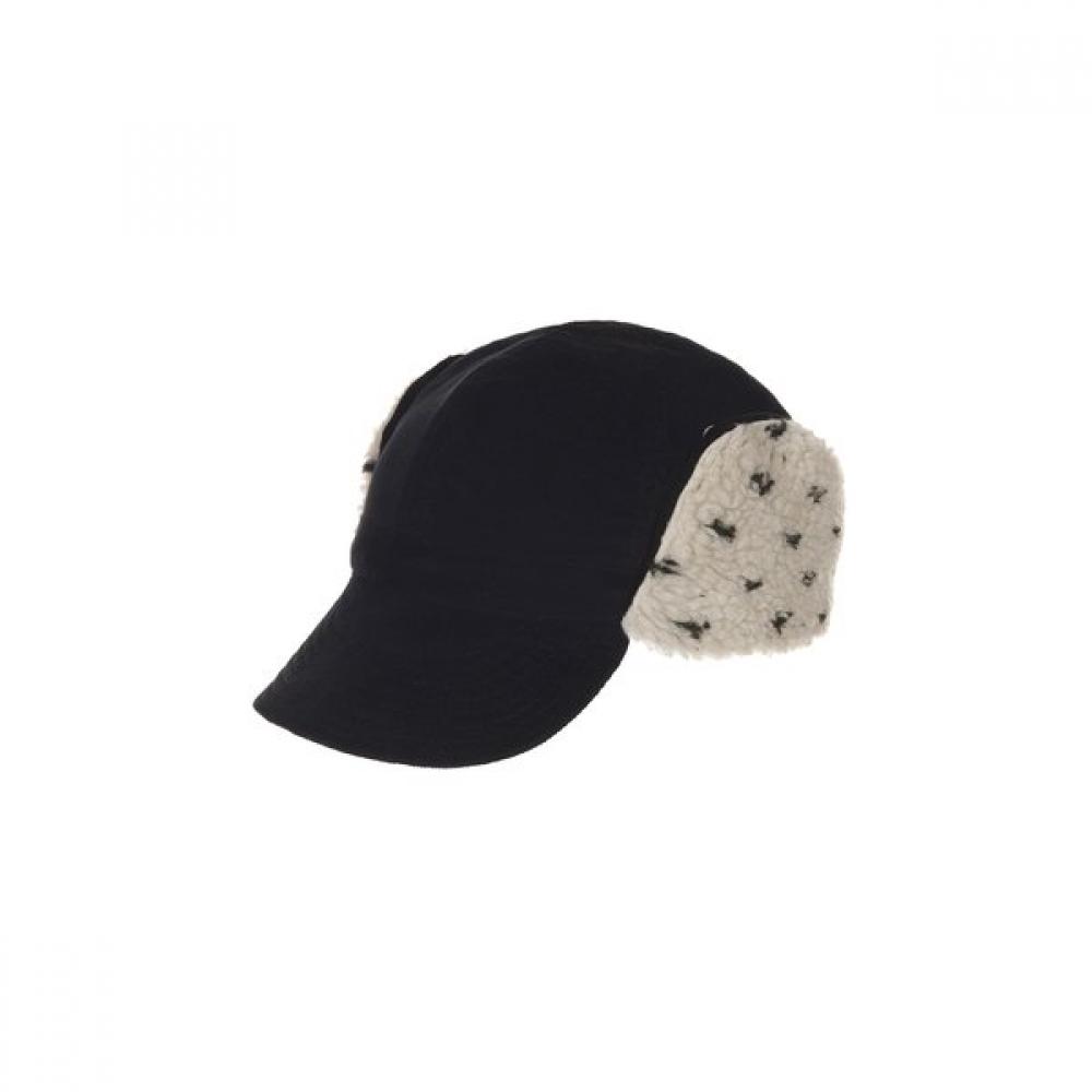 Bermudagrass Earflap Cap   Dot Boa   Black