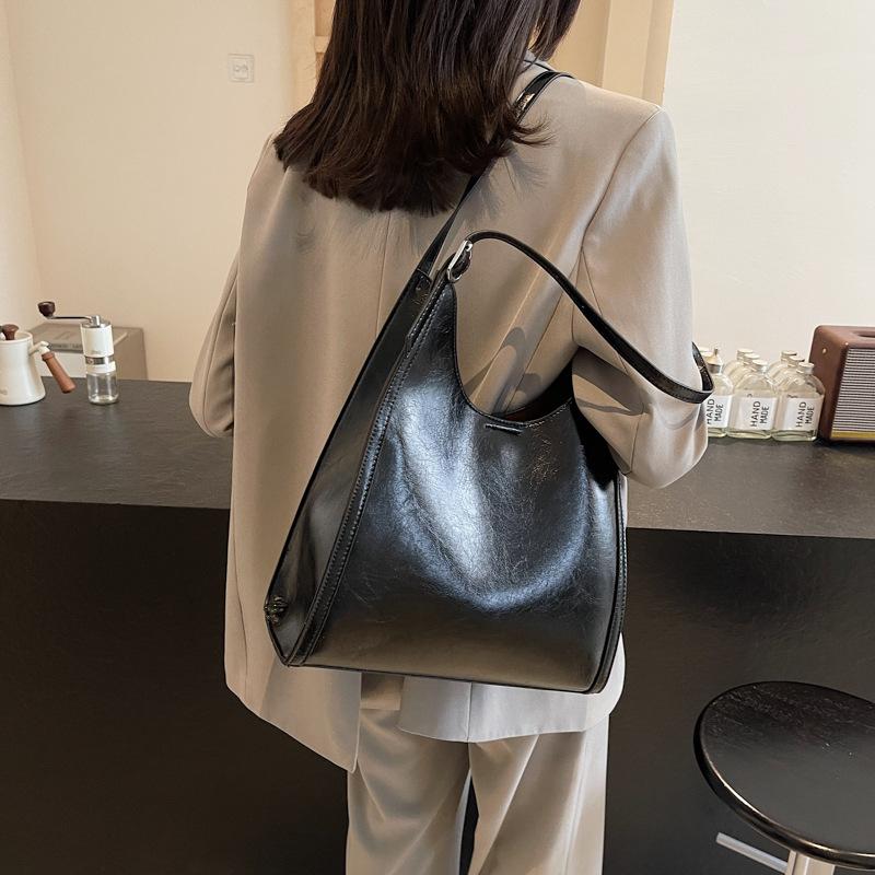 High-quality underarm large-capacity versatile shoulder bag handbag new niche Korean version solid color women's bag wholesale