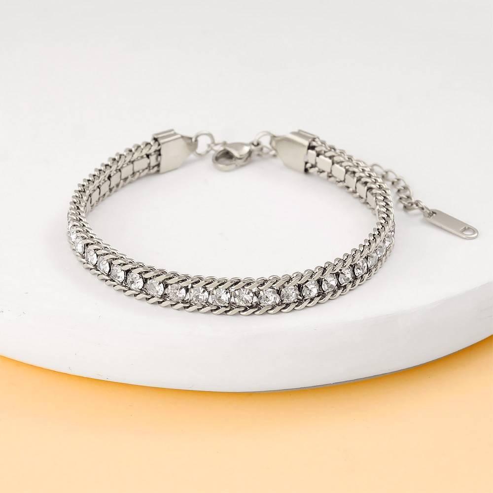 Pulsera en Capas de Acero Inoxidable y Oro de 18 Quilates con Circonita: Joyería Colorida y Versátil para Mujer