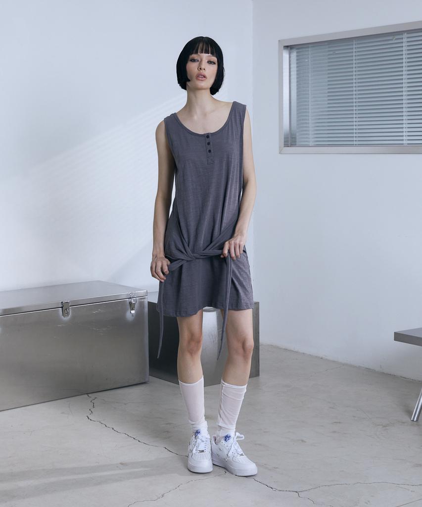 Bunteu Henley Neck Tie Mini Dress (Charcoal)