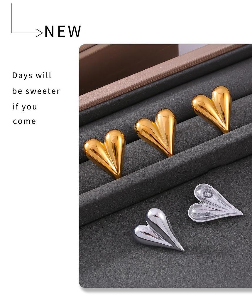 18k Gold Plated Geometric Heart Stud Earrings, Titanium Steel, Versatile Fashion Jewelry