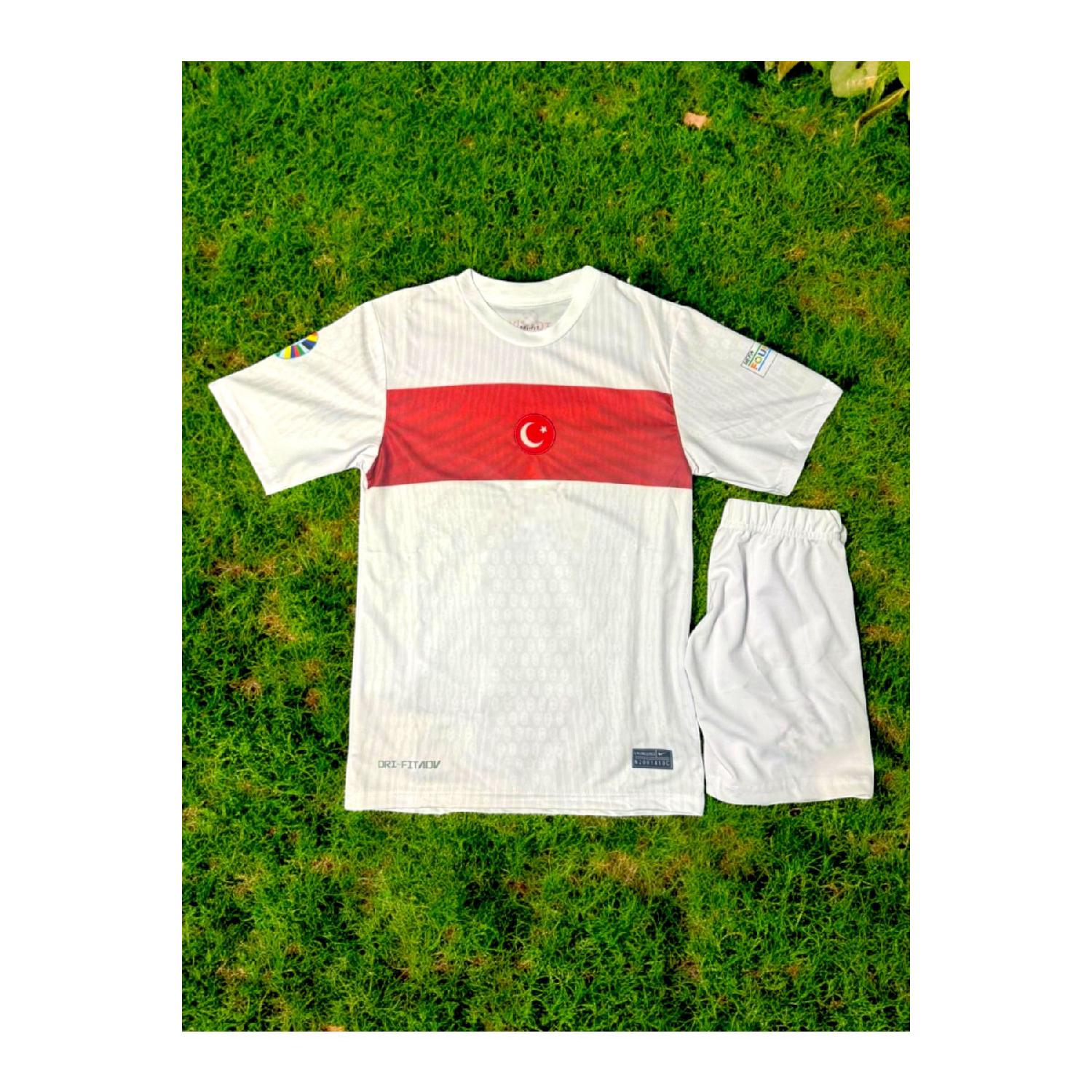 

Набор из 4 детских футбольных футболок Trkiye National Team Anonymous с носками и подарочным браслетом - белый 4-5 Yaş чистый