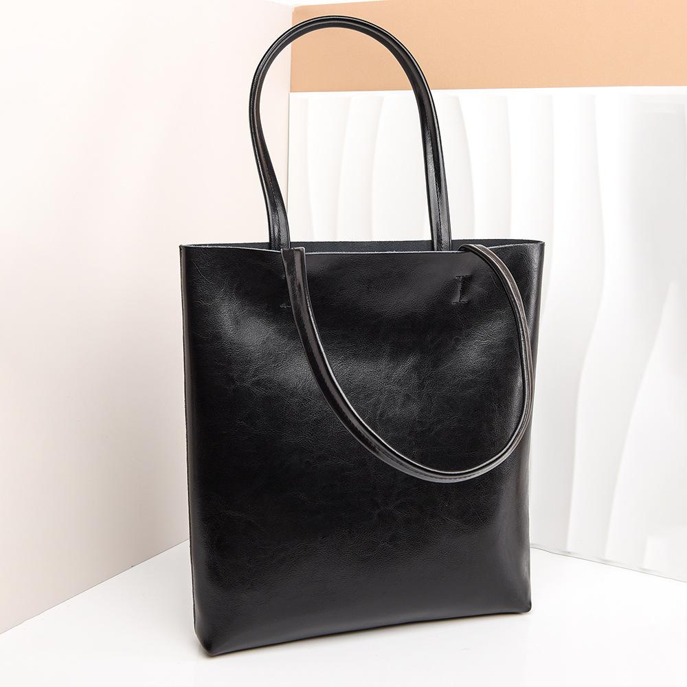 Single Shoulder Bag, New Oil Wax Leather Women's Bag, Simple and Large Capacity Tote Bag, Fashionable Commuting Bucket Bag