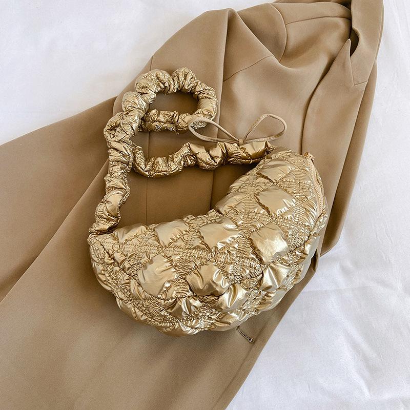 Large capacity bag women's 2025 new summer niche design shoulder messenger bag fashion casual underarm dumpling bag