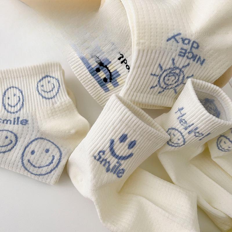 Women's Spring and Summer Mid-calf Socks: Simple and Versatile, Anti-pilling Socks, Smiling Cotton Socks, Short Socks