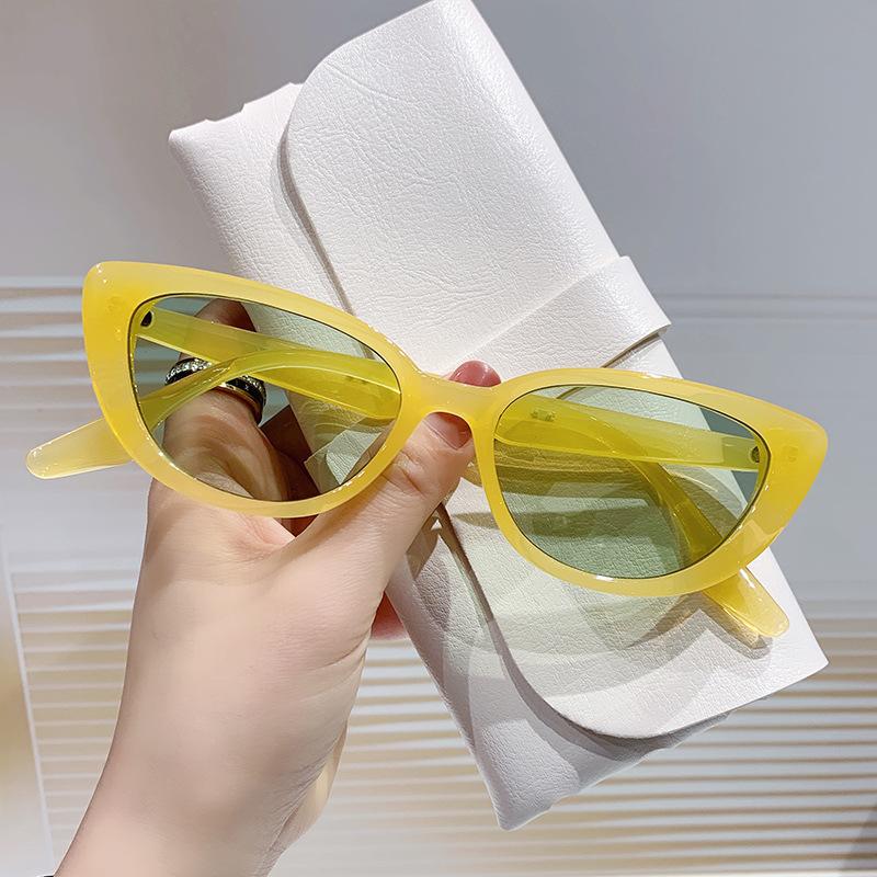 European and American Fashion Trend Street Photography Cat Eye Sunglasses Fashion Triangle Glasses Men and Women Frame Sunglasses