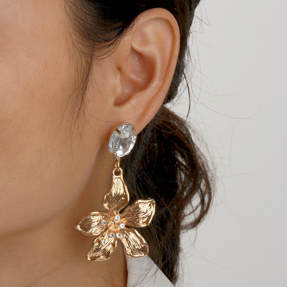 Flower Metallic Gold Earrings With Decorative Stones For Fashion And Celebration