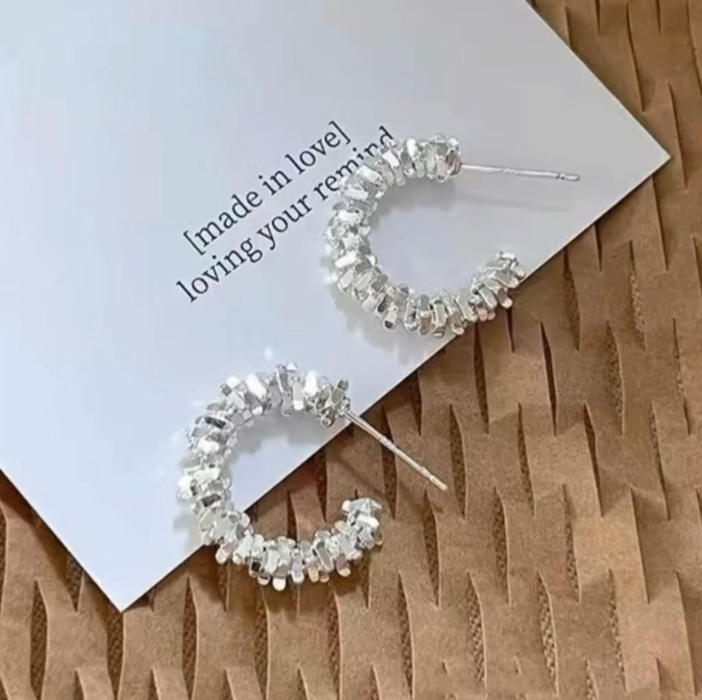 925 Silver Wind Cat's Eye Stone Earrings - Simple, Elegant, and Versatile for Women.