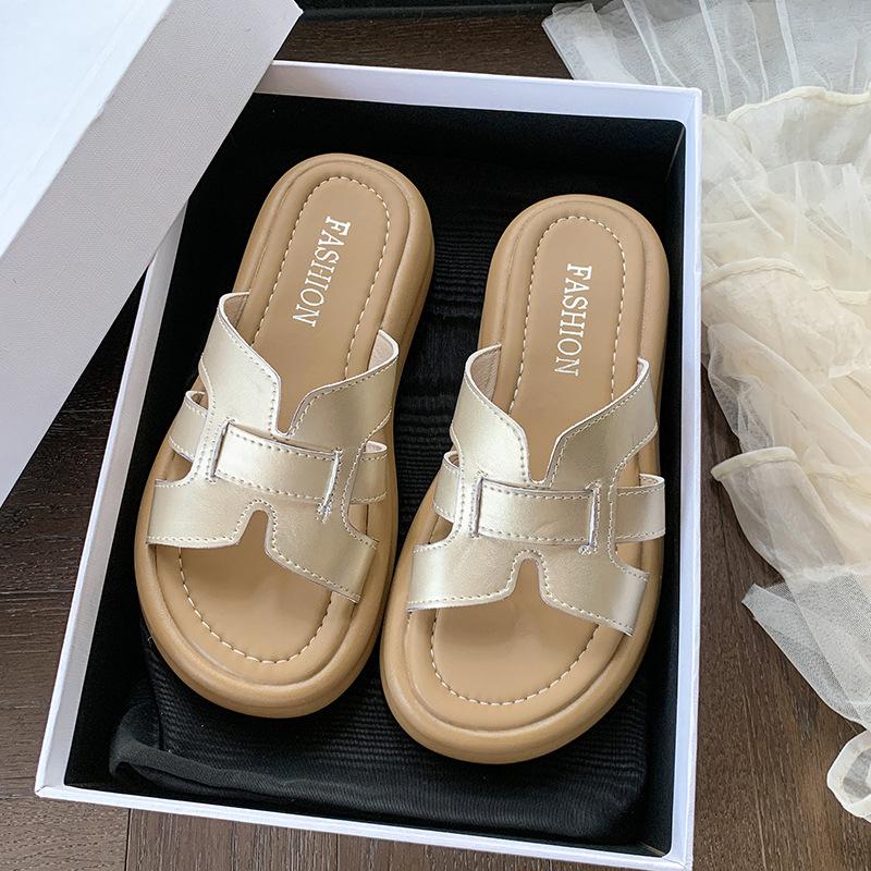 

Жіночі літні шльопанці на товстій підошві, нові моделі 2025 року, під спідниці, пляжні шльопанці з м якою підошвою, прохолодні 40 шампанського