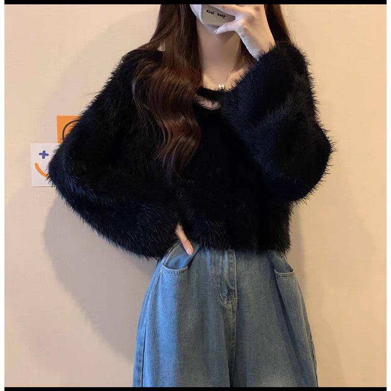 V-neck short soft waxy high-end seahorse sweater women's inner design autumn and winter imitation mink velvet knitted sweater top