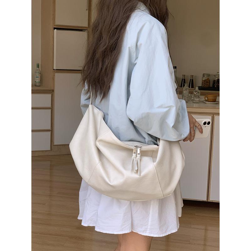 Large-capacity Dumpling-shaped Bag with Lazy Style, Simple and Casual Commuting Shoulder Bag