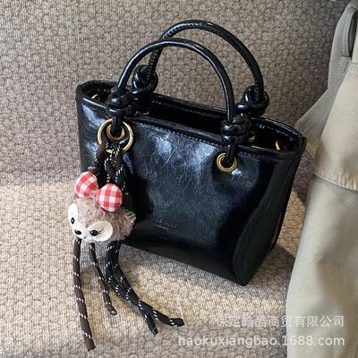 This Year's Popular Bags Are Women's Autumn and Winter Versatile 2025 New Trendy Fashion Messenger Handbag Bucket Bag