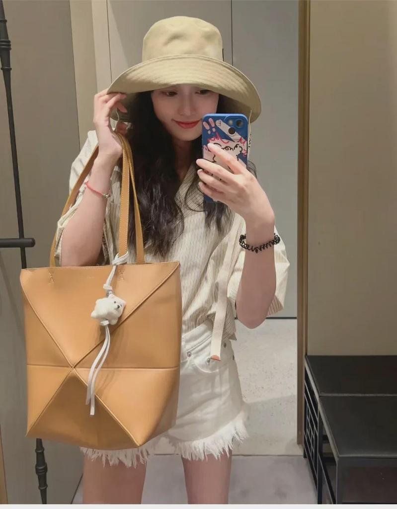 PuzzleFold Cowhide Foldable Geometric Tote Bag with Large Capacity