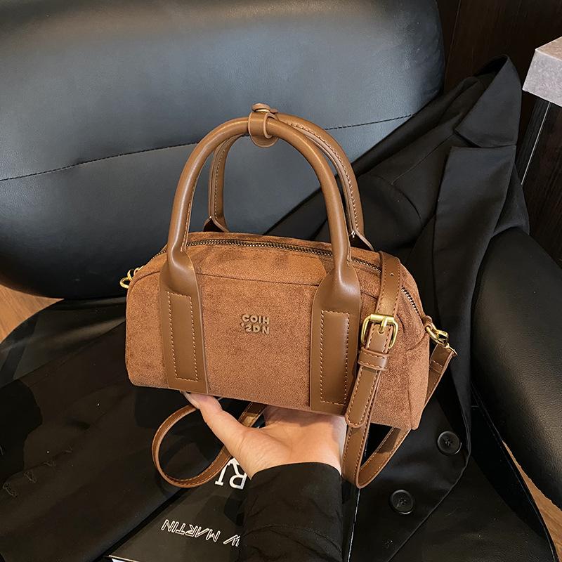 Vintage suede bag women's 2025 new exquisite going out handbag premium commuter shoulder messenger bag