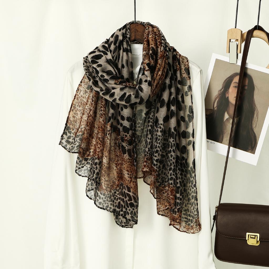 Neuer Hijab mit Leopardenmuster Atmungsaktiv Leichtgewicht Weich Baumwolle Rayon Viskose Gewebt Modal Muslimischer Damen Schal Hijab Tuch