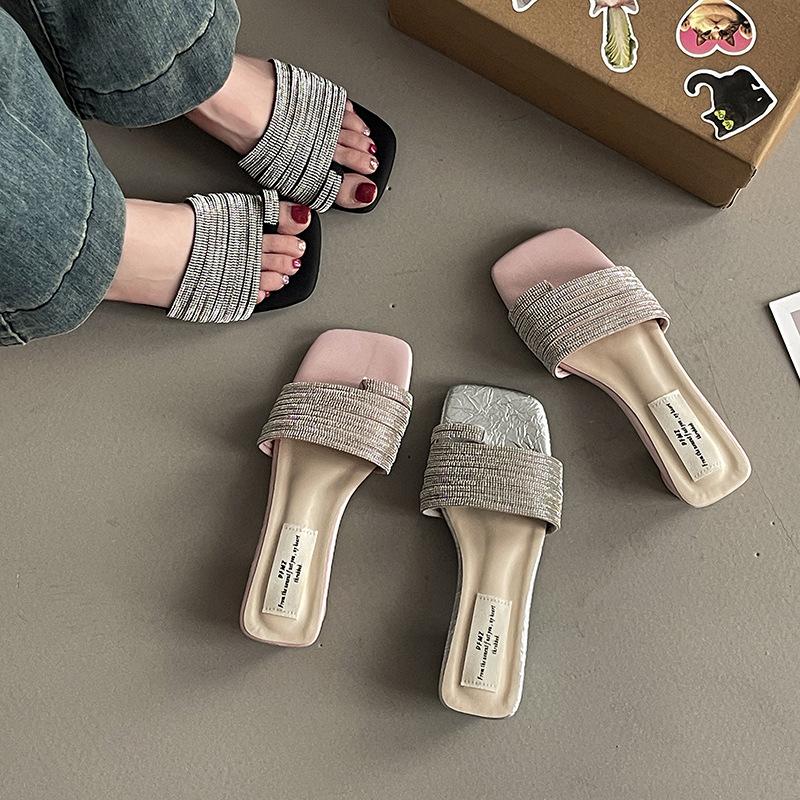 Fashion French High-end Sense Sparkling Rhinestone Sleeve Toe Slippers Women's 2025 Summer Wear Temperament Versatile Sandals