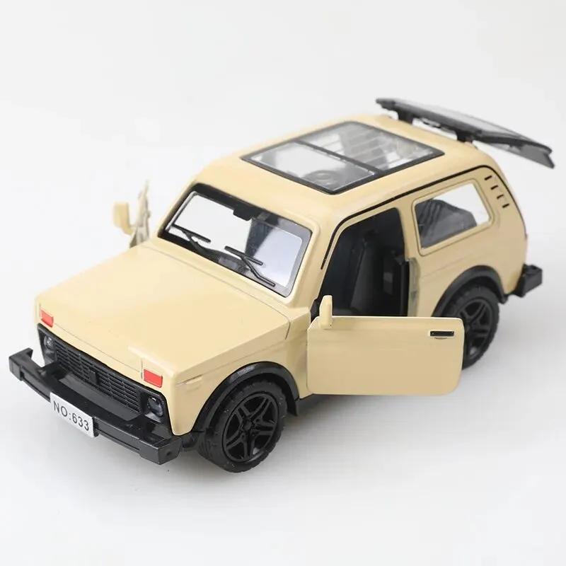 (Eingetütet) 1/36 Niva Legierungs-Pullback-Auto, Die-Cast-Metall, Spielzeug für Jungen, Starker Pullback, Drei Türen, Retro-Stil.