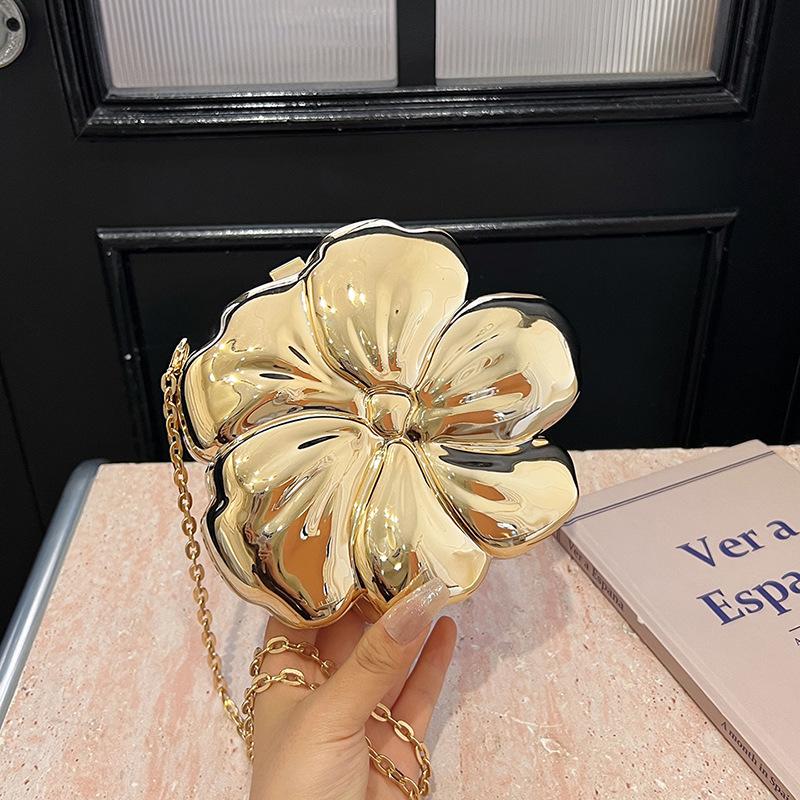 Fashion small fresh personalized flower pvc glossy women's chain small square bag 24 summer new shoulder messenger bag