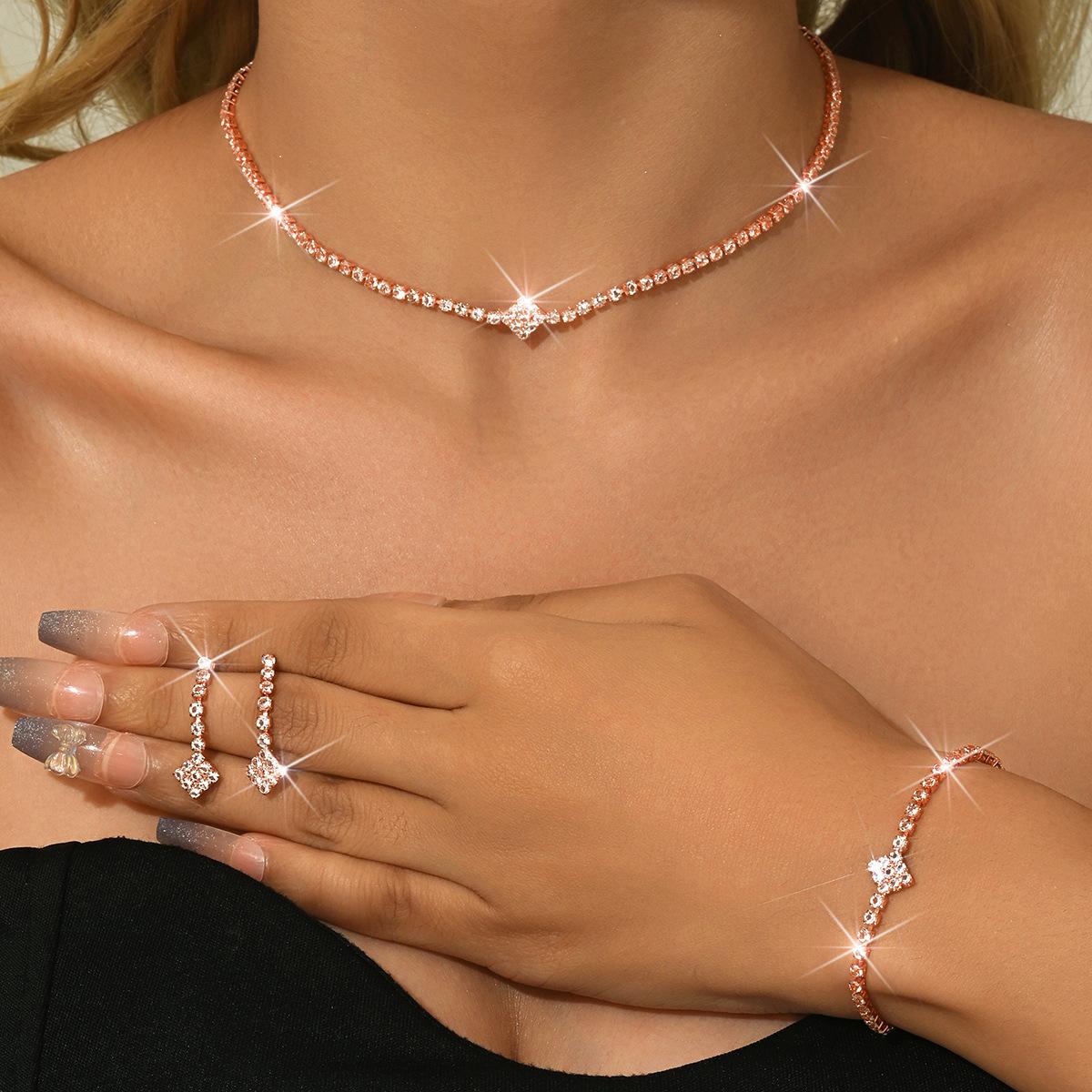 Свадебный Набор Ювелирных Изделий Свадебный Банкет Платье Аксессуары Серьги Браслет Ожерелье Женский Набор из Трех Предметов