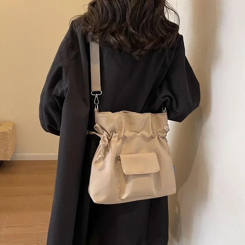 Damska torba shopper z nylonowym zamkiem  codzienna torba na ramię dla pań  prostota  nowa młodzież