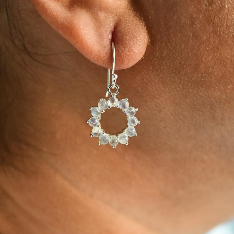 

Серьги Dangler ручной работы с лунным камнем, серебро 925 пробы, украшения из камня, подарок для нее