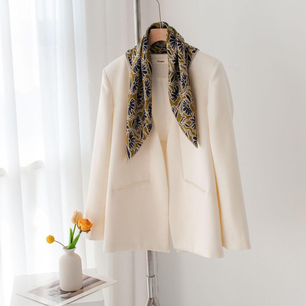 Women's Elegant Silk Wool Scarf: 2025 Autumn/Winter Double-Sided Print, Sun Protection, and Warmth