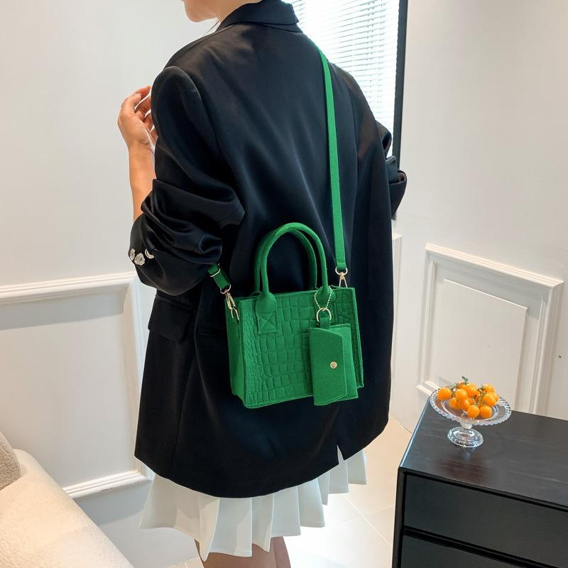 Simple Handbag Bag Women's Summer New Fashion Trend Shoulder Bag Casual Commuter Messenger Bag Small Square Bag