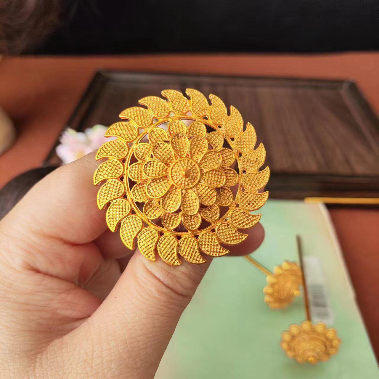 Large Yunnan Xishuangbanna Dai Ethnic Gold Bride Hairpin