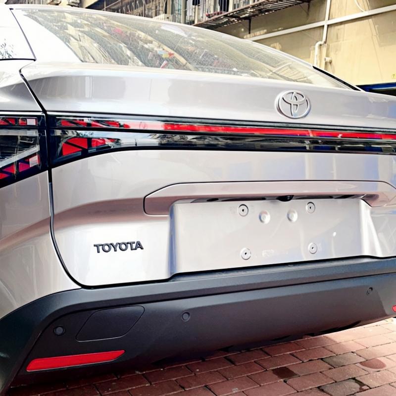 FAJC5 3D black Silver Car Trunk Tail Sticker Emblem Badge Decals Decoration For Toyota Corolla Camry Yaris Chr Auris RAV4 hilux logo